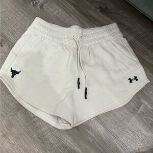 Under Armour cream comfy shorts